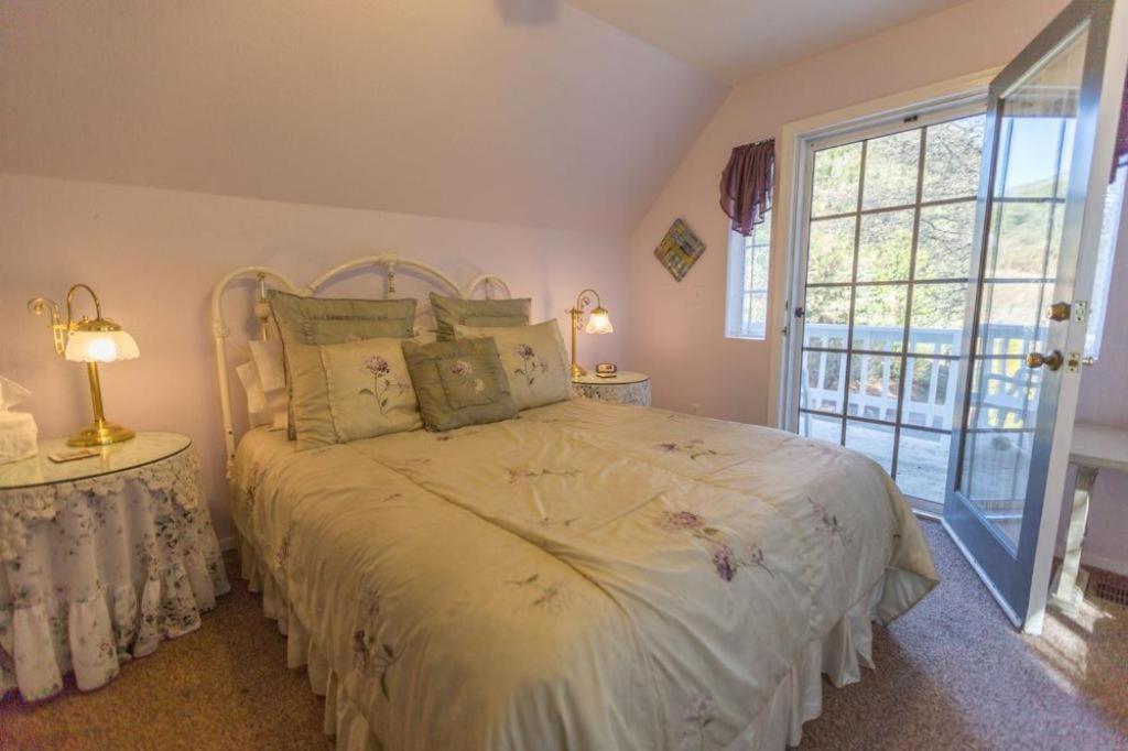 Apple Blossom Inn Yosemite Авани Экстерьер фото