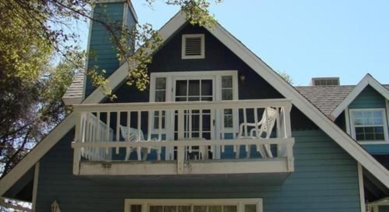 Apple Blossom Inn Yosemite Авани Экстерьер фото